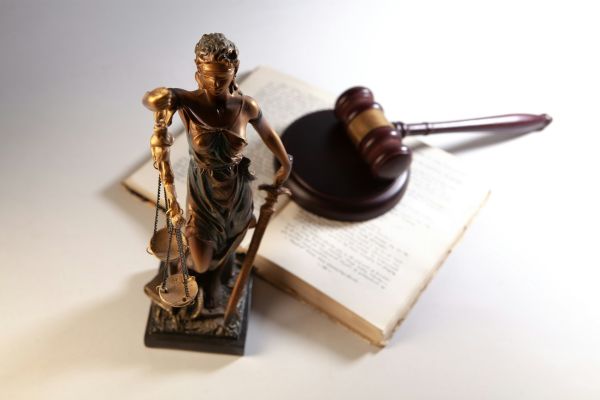 7 astuces pour surmonter vos défis juridiques rapidement